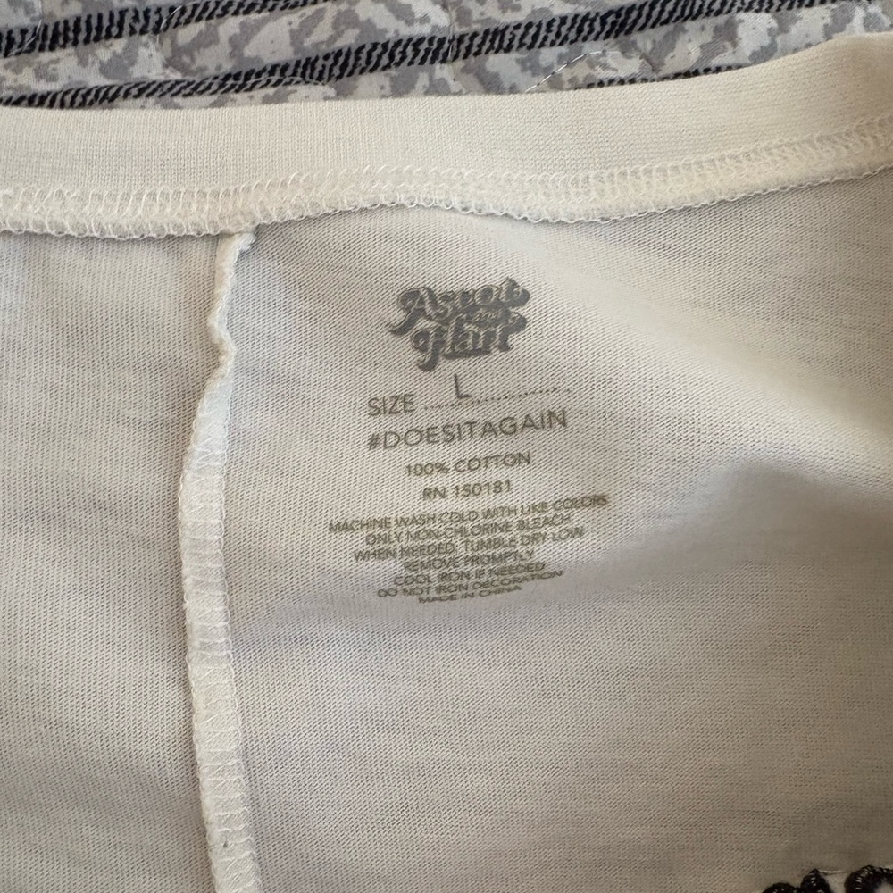 White 'Ride the Waves' T-Shirt - Picture 3 of 4